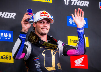 SMX: Jett Lawrence conquista terceiro título; Jo Shimoda aguenta pressão de Deegan