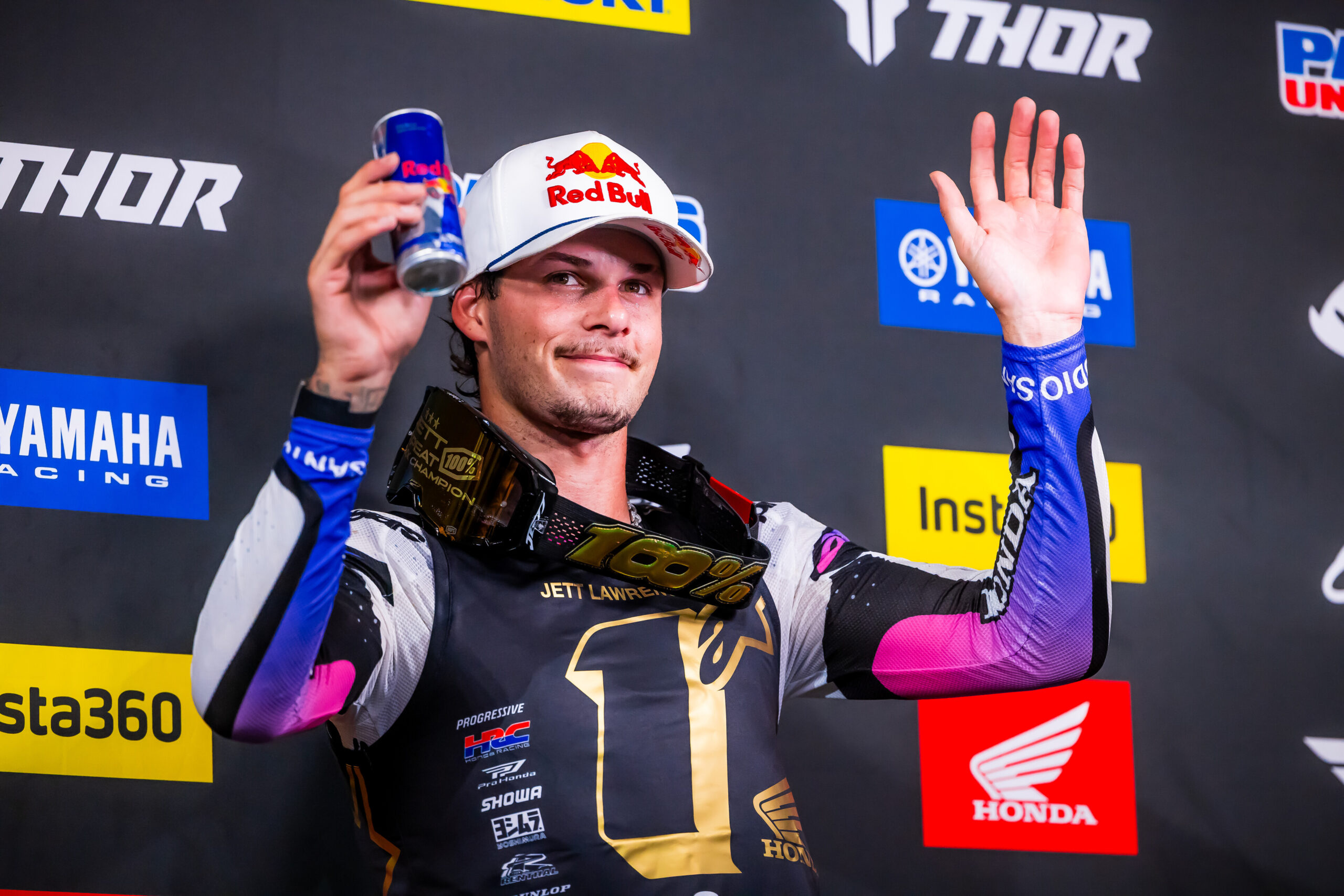 SMX: Jett Lawrence conquista terceiro título; Jo Shimoda aguenta pressão de Deegan thumbnail