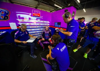 MotoGP: Gino Borsoi ‘A antiga YZR-M1 já era uma moto completa’