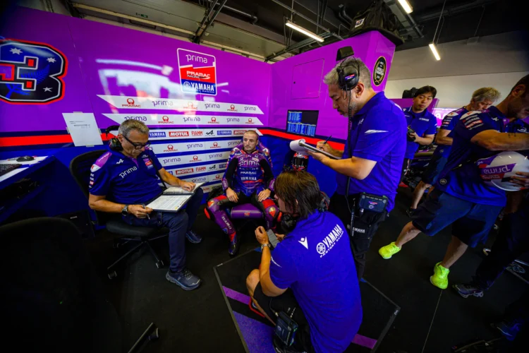 MotoGP: Gino Borsoi ‘A antiga YZR-M1 já era uma moto completa’