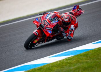 MotoGP: Francesco Bagnaia na Q2 apesar de problemas técnicos na dianteira