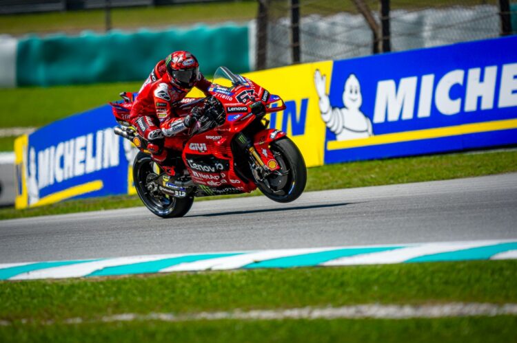 MotoGP: Francesco Bagnaia abandonou devido a furo no pneu traseiro