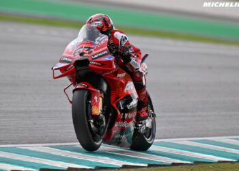 MotoGP: É desta? Francesco Bagnaia exímio vence corrida Sprint na Malásia
