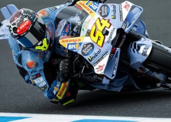 MotoGP: Fermín Aldeguer lidera FP1 numa sessão marcada por chuva
