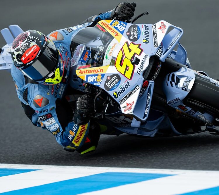 MotoGP: Fermín Aldeguer lidera FP1 numa sessão marcada por chuva