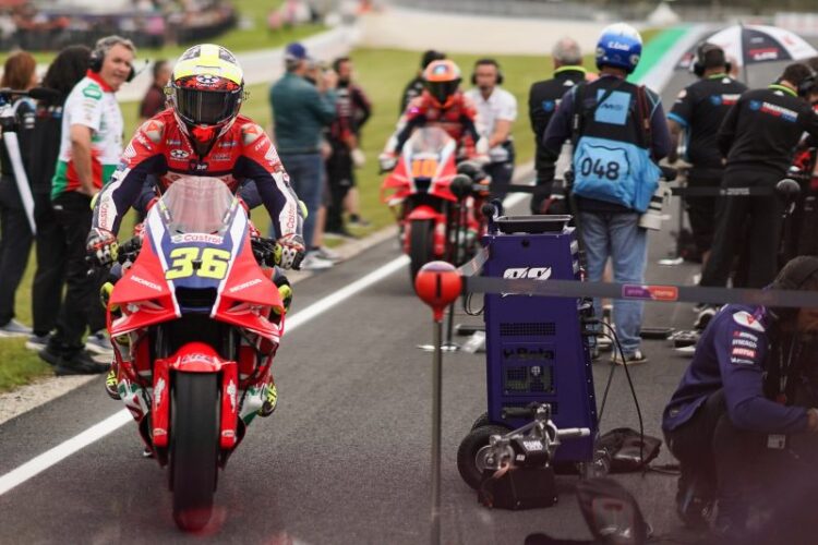 MotoGP: Joan Mir crítica problemas de temperatura dos pneus dianteiros