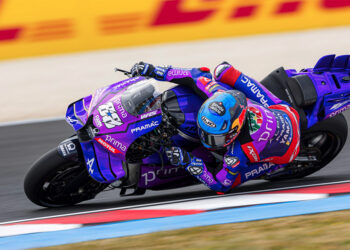 SSP – Oli Bayliss fica na Triumph