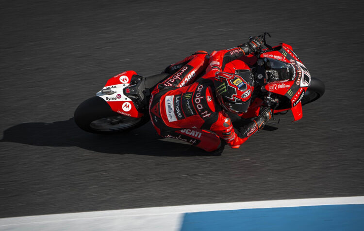 SSP300 –
Thompson fecha Estoril com vitória sobre 2º de Fernández