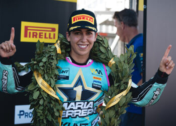 SSP – Oli Bayliss fica na Triumph