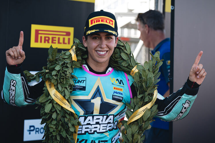 SSP – Oli Bayliss fica na Triumph