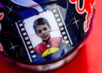 MotoGP: Miguel Oliveira ‘o menino que acreditou’ com capacete especial