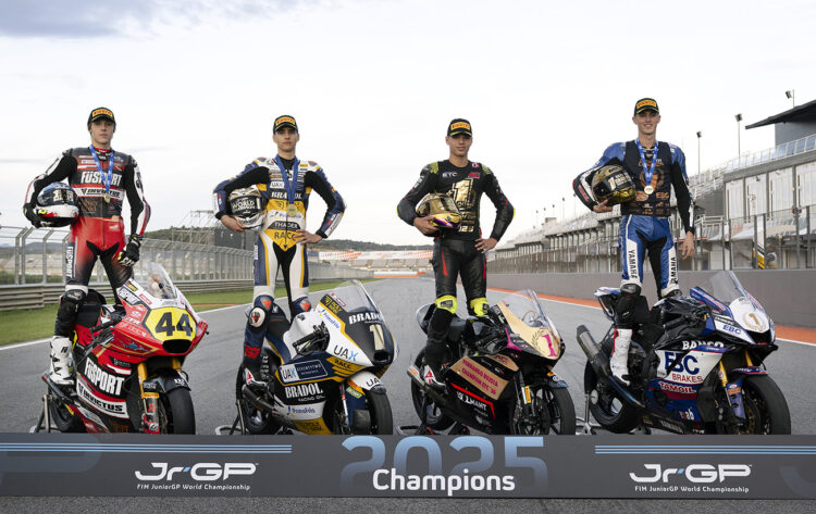 Jr GP, Valência – Três títulos decididos em dia dramático