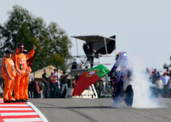 MotoGP: A última volta de honra de Miguel Oliveira em Portimão