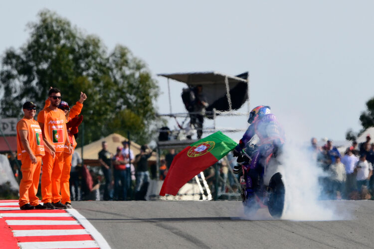 MotoGP: A última volta de honra de Miguel Oliveira em Portimão