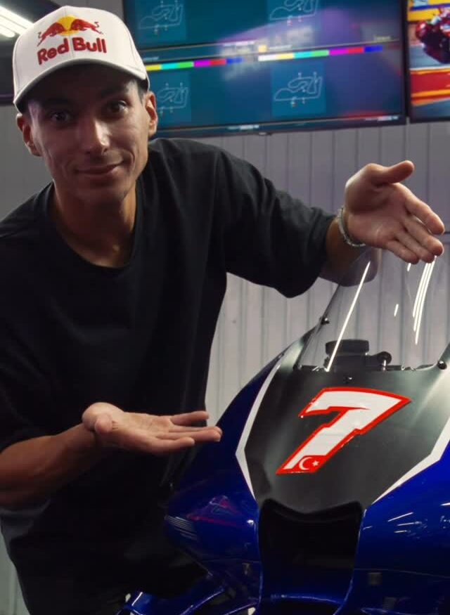 MotoGP: Toprak Razgatliolgu revela o seu número para 2026 thumbnail