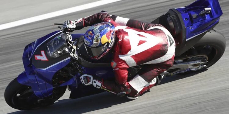 MotoGP: Toprak Razgatlioglu já impressiona e é mais rápido que Miller nos testes