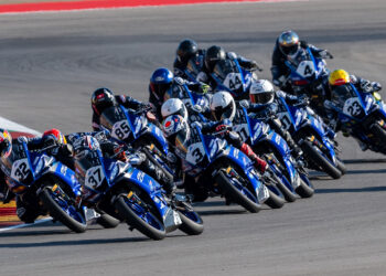 Taça Yamaha R3 BLU CRU enche rapidamente