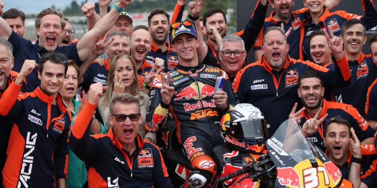 MotoGP: Dani Pedrosa admite que KTM precisa de ‘capitalizar’ todo o potencial da Acosta