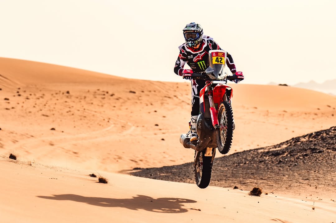 Dakar 2026: Adrien Van Beveren vence etapa 10; Sanders sofre queda thumbnail
