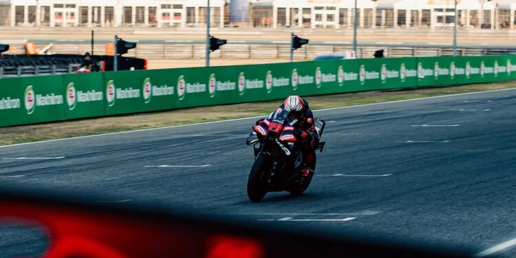 MotoGP: Marco Bezzecchi continua a dominar os tempos no FP2 em Buriram