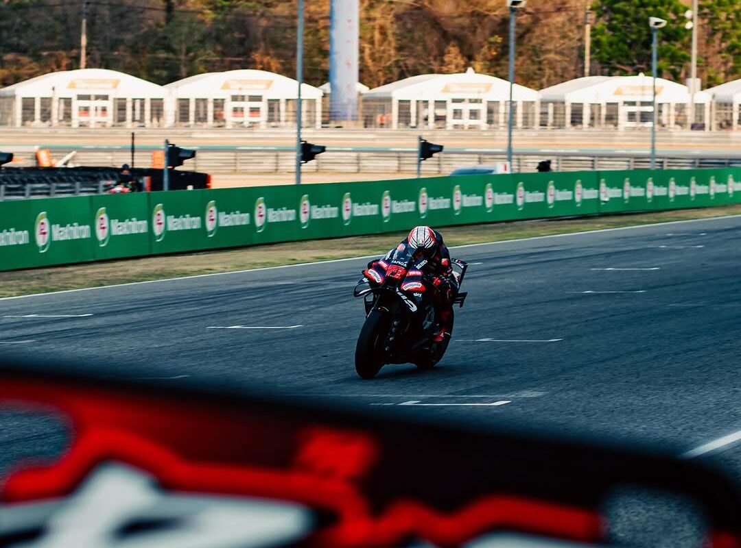 MotoGP: Marco Bezzecchi continua a dominar os tempos no FP2 em Buriram thumbnail
