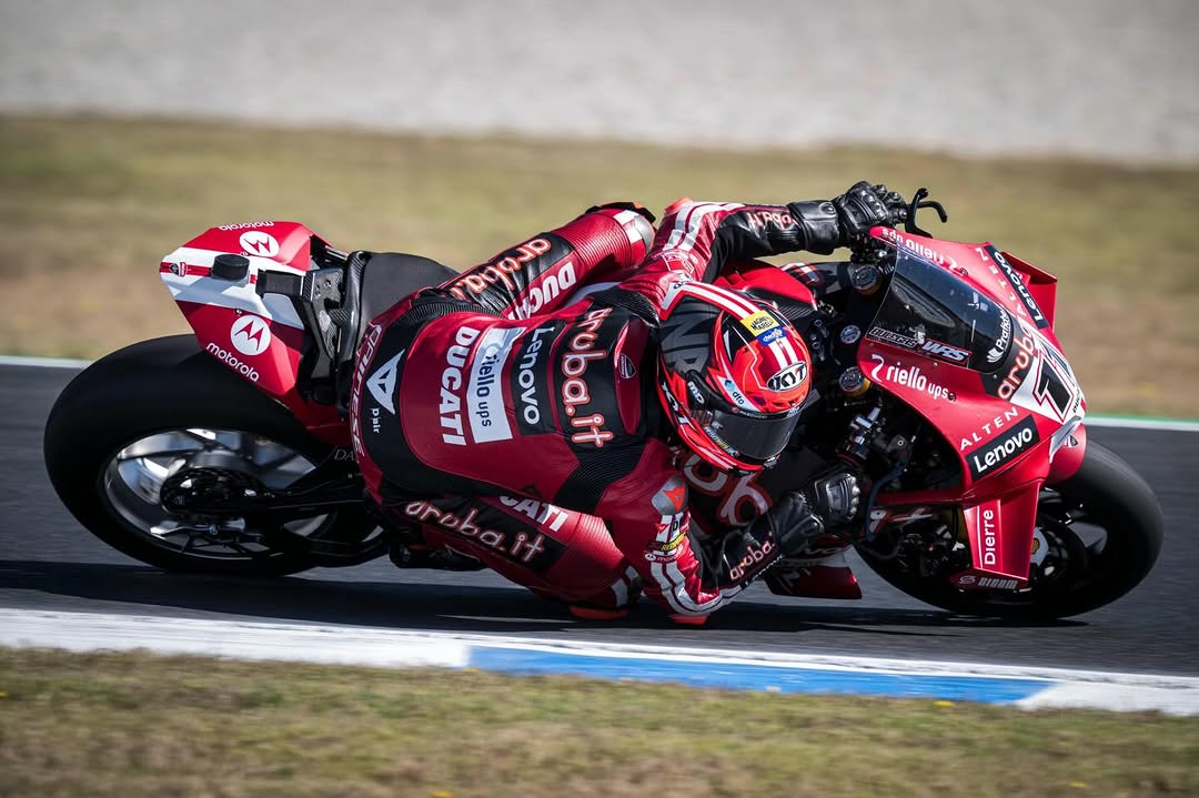 WSBK: Nicolò Bulega começa época oficial como líder no FP1 em Phillip Island thumbnail