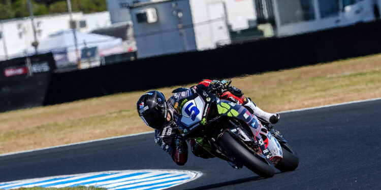 WSSP Austrália- Masia na pole à frente do herói local Bayliss