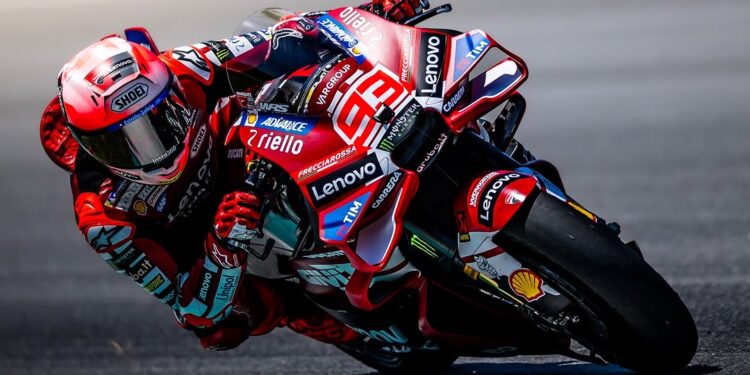 MotoGP: O campeão está de volta! Marc Márquez lidera dia de testes em Sepang