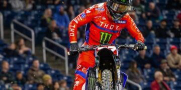 AMA Supercross: 250SMX Divisão Leste, Cole Davies em grande forma domina
