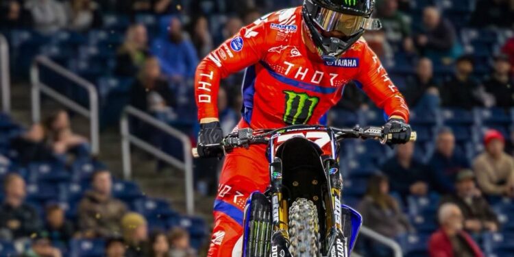 AMA Supercross: 250SMX Divisão Leste, Cole Davies em grande forma domina