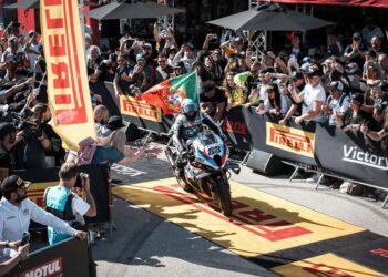 WSBK: Mais de 82 mil fãs assistem ao espetáculo e aos pódios de Oliveira em Portimão