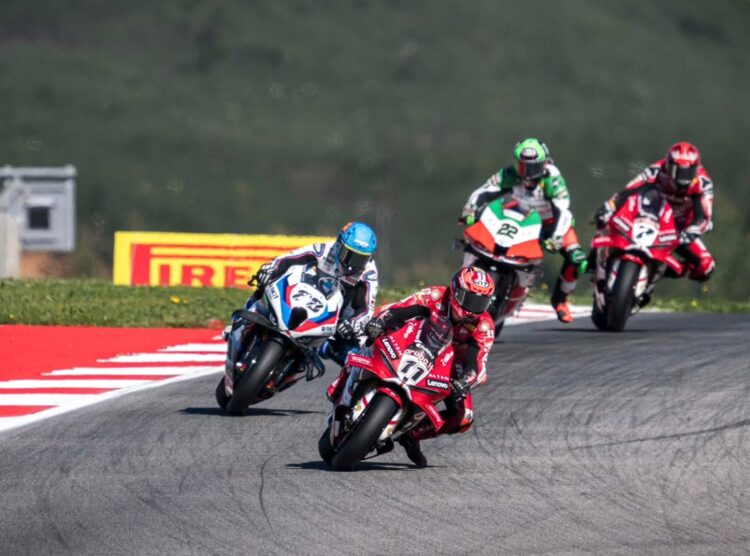 WSBK: Super Bulega! Italiano faz ‘hat-trick’ com fim de semana perfeito em Portimão