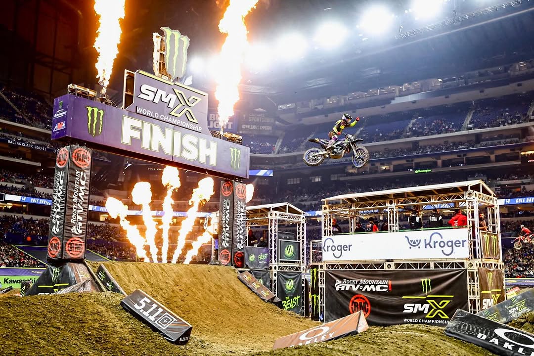 AMA Supercross: 250SMX Divisão Leste, Cole Davies faz ‘hat-trick’ em Indy thumbnail