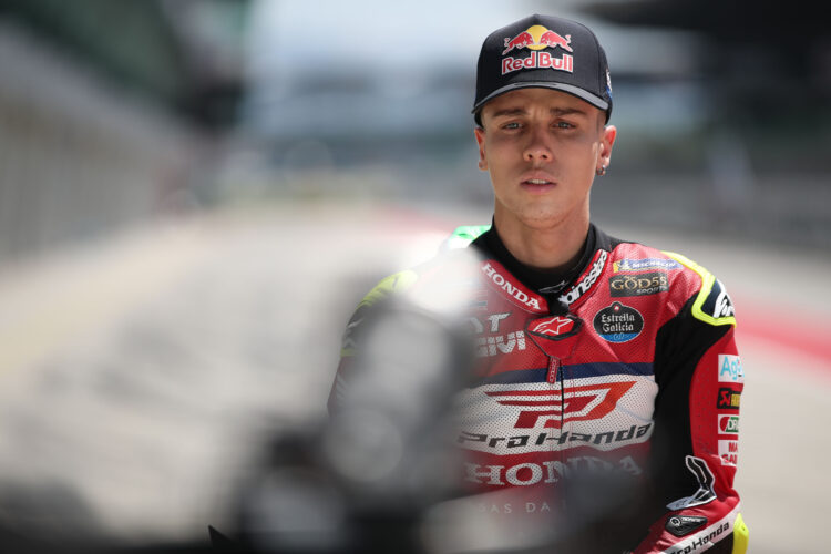 MotoGP: Cecchinello afirma que Honda tem controlo absoluto sobre Diogo Moreira