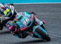 MotoGP: Moto2, Daniel Holgado vence em Buriram numa corrida de loucos