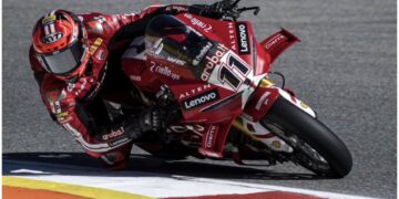 WSBK: Bulega vence corrida 1; Oliveira no pódio em Portimão