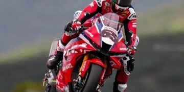 WSBK: Jonathan Rea estreia-se pela Honda na ronda portuguesa