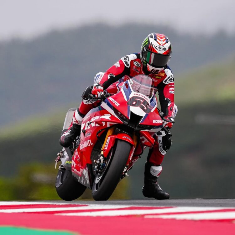 WSBK: Jonathan Rea estreia-se pela Honda na ronda portuguesa