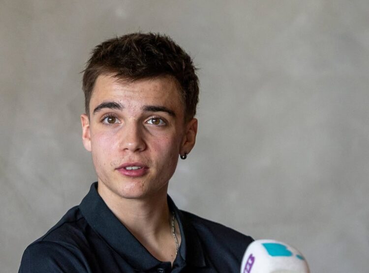 MotoGP: Moto3, Noah Dettwiler volta a pilotar uma moto passado 139 dias do grave acidente