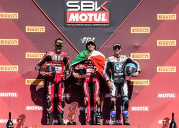 WSBK: Hat-trick de Bulega e três pódios de Oliveira marcam ronda portuguesa