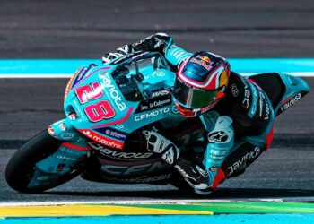 MotoGP: Moto3, Máximo Quiles vence numa corrida caótica no Brasil