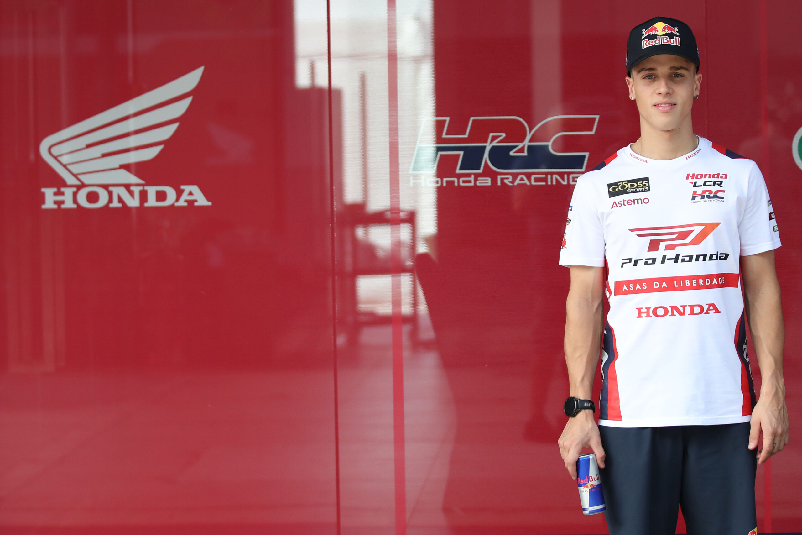 MotoGP: Brasil está de volta duas décadas depois com Acosta no topo e Moreira como herói da casa thumbnail