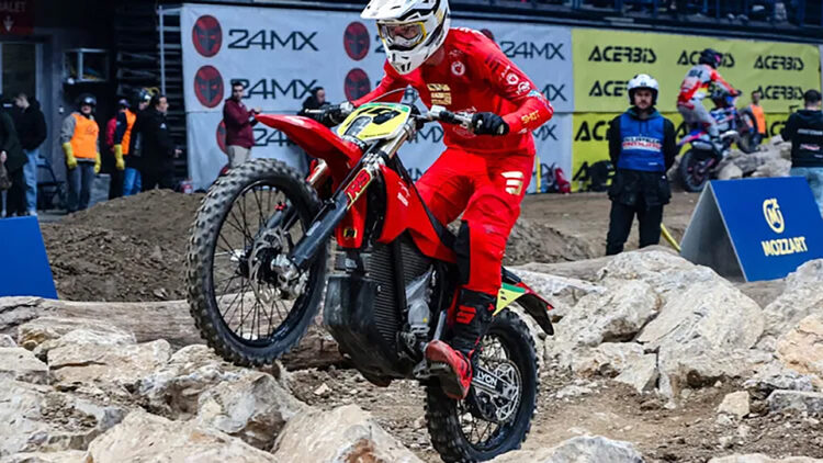 SuperEnduro -Stark conquista o título de fabricantes de 2026