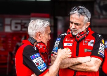 MotoGP: Davide Tardozzi admite que está ‘longe de ser fácil’ bater a Aprilia