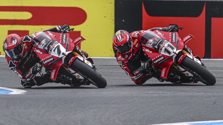 WSBK: Domínio da Ducati e recorde histórico marcam ronda caótica em Assen