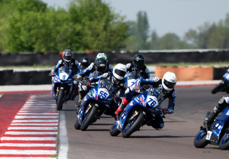 Classe de 2026 da Taça do Mundo FIM R3 BLU CRU pronta para o desafio