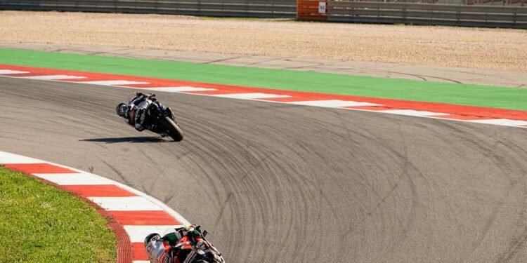 WSBK: Alex Lowes elogia ‘na esperança de que o Miguel cometesse um erro, mas, mérito para ele’
