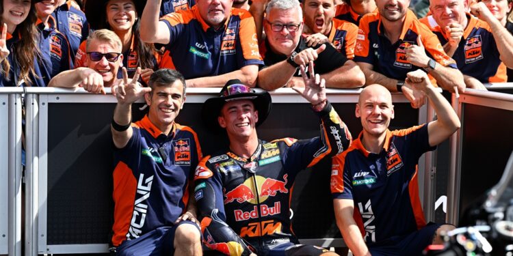 MotoGP: KTM treme perante o futuro incerto de Acosta ‘Não gosto de o ver a falar com outras pessoas’