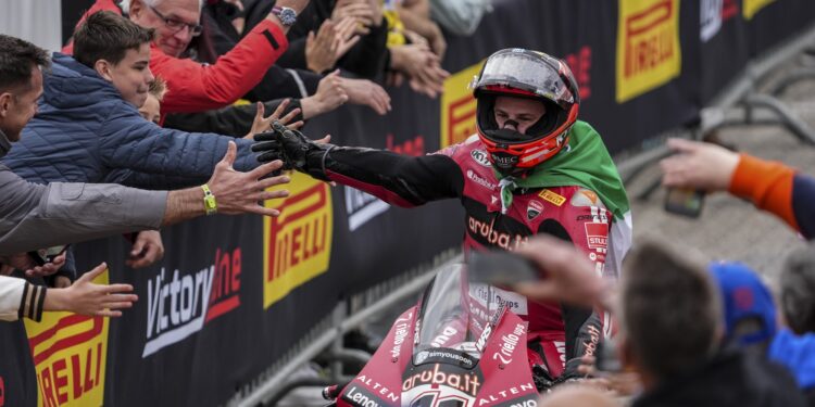 WSBK: Bulega pode fazer história… mas Balaton promete resistência