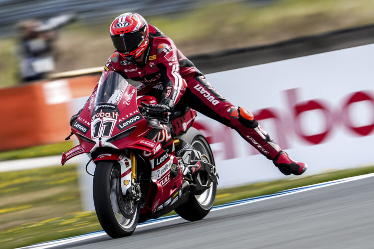 WSBK – Oliveira e Petrucci com quedas no TL1 de Assen